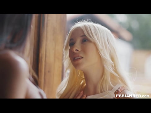 ❤️ Tjejen kommer hem några månader senare och slutar med att äta sin styvmors fitta. ❤️ Porno at us
